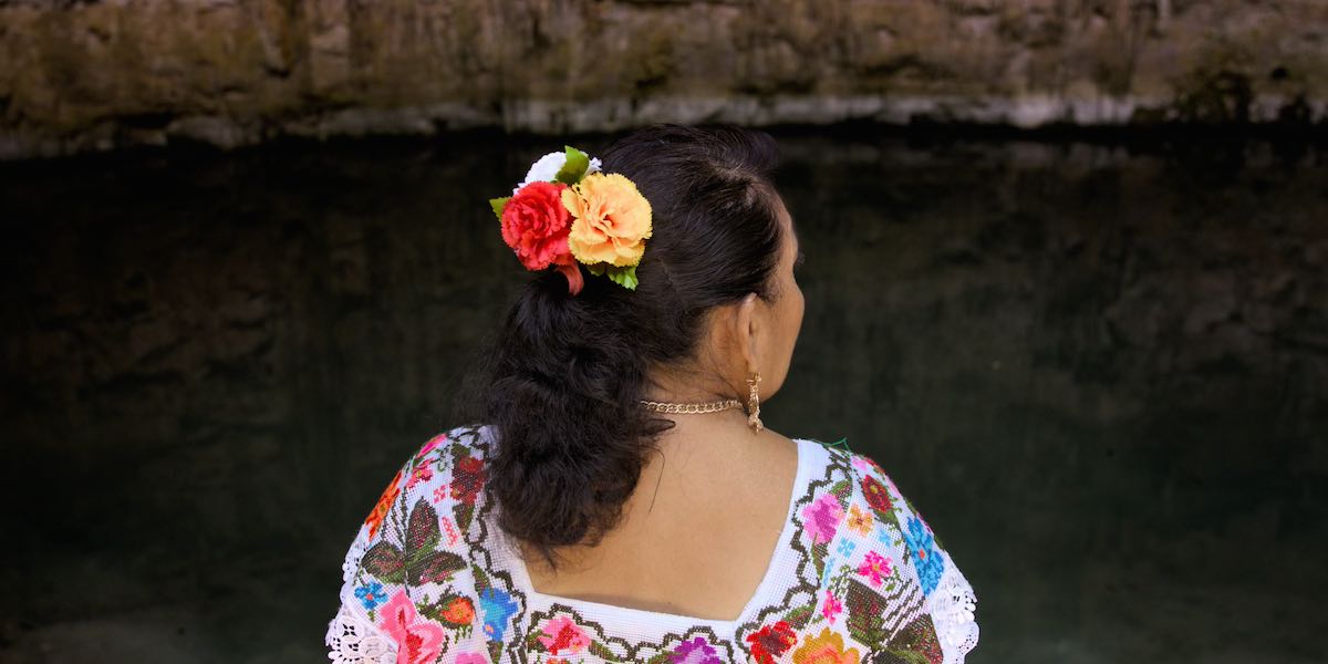 Sinahal, Mayan Midwife