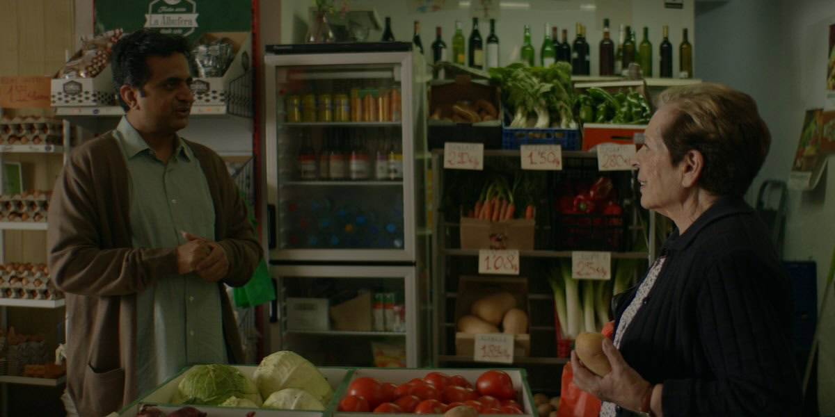 Grandma & the Foreighner_Still 02_1200