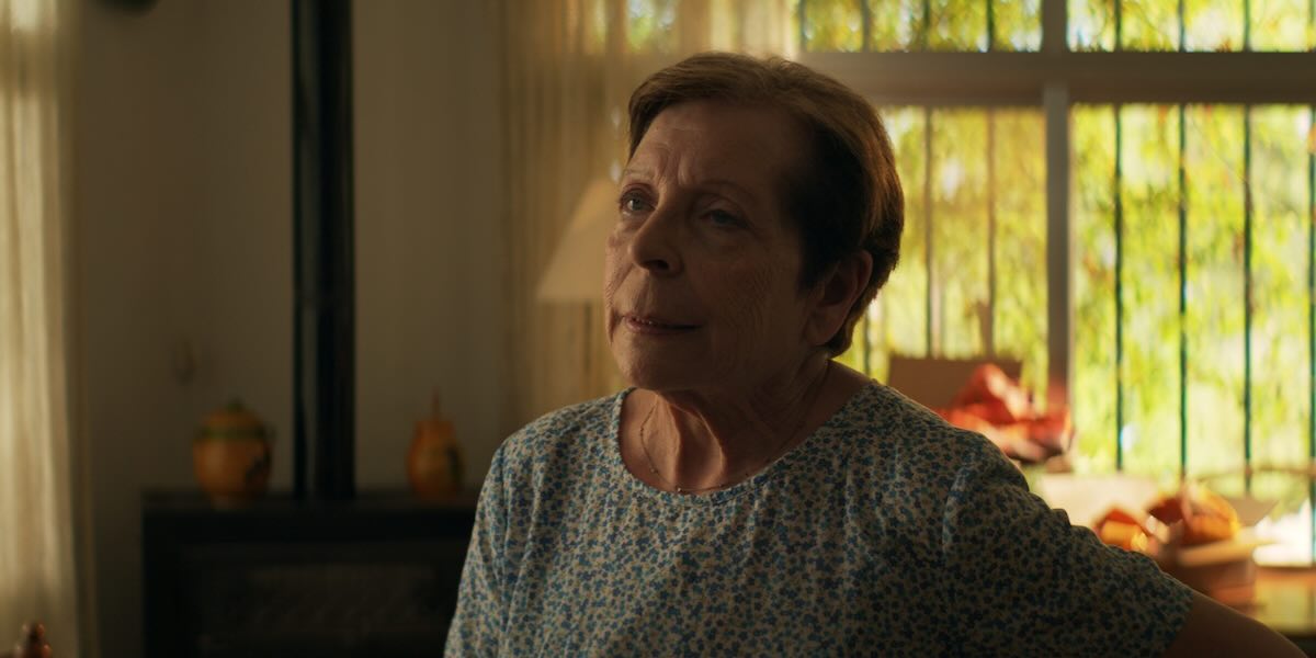 Grandma & the Foreighner_Still 04_1200